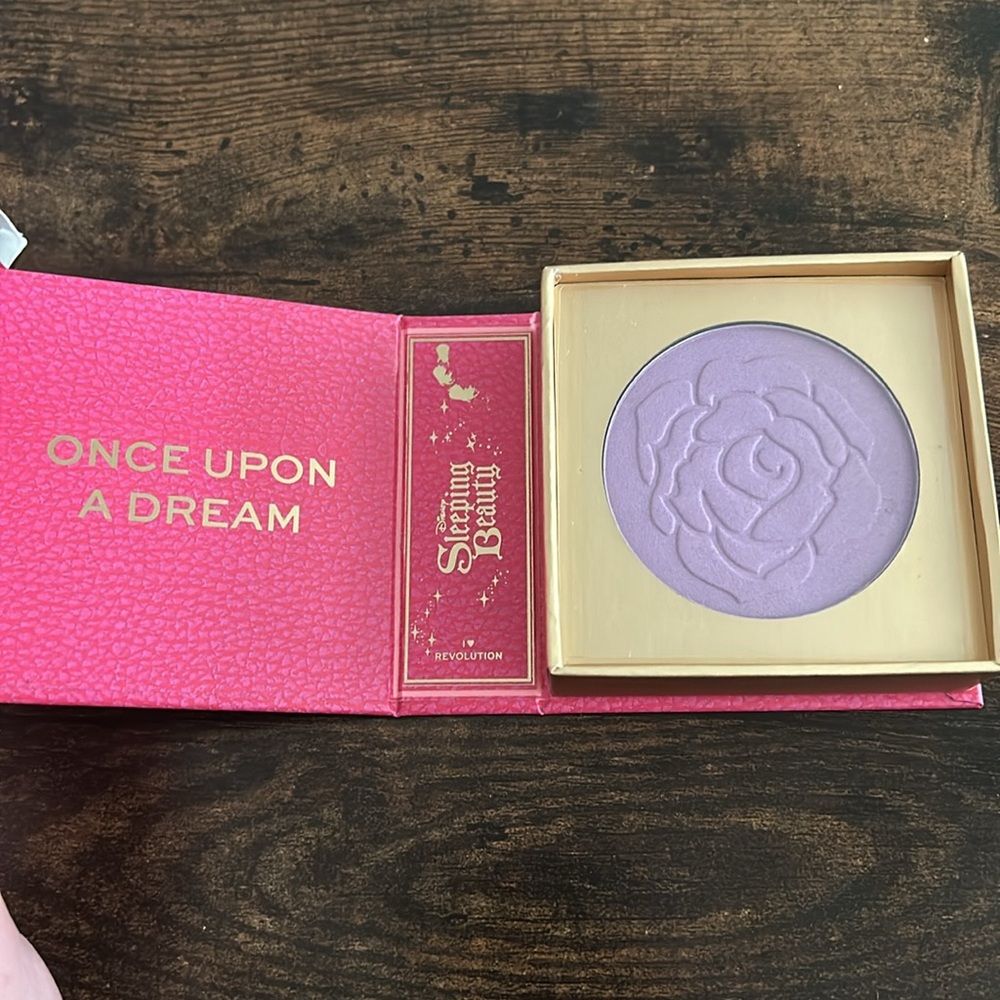 I 🖤 Revolution Sleeping Beauty purple highlighter